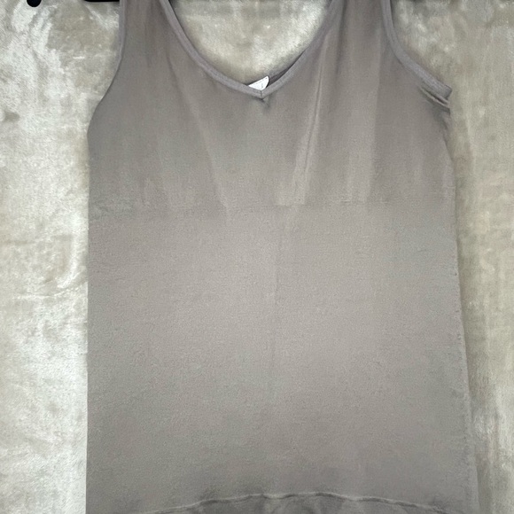 SIMPLY YUMMIE SHAPING TANK - Picture 4 of 7